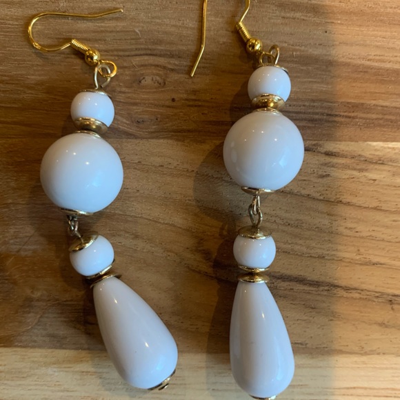 ✨3 for$40✨NWT Earrings✨ ✨Hand Crafted ✨Artisan!✨Perfect Holiday Earring! ✨ - Picture 8 of 8